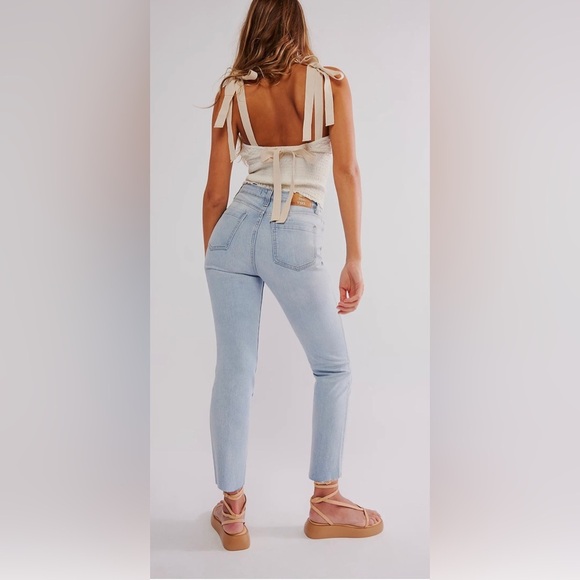 We the free CRVY High-Rise Vintage Straight Jeans Size 24 NWT - Picture 8 of 9